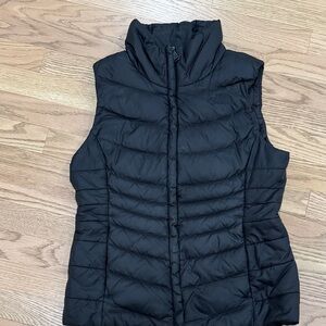 The North Face Women's Black Puffer Vest - size small